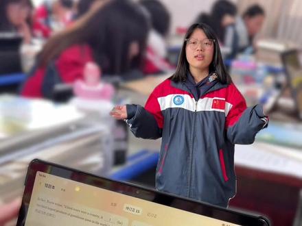 平板授课 学习效率拉满了👍👍#教育小常识 #封丘县开达学校 #这是个真实的事情 #ai课堂 #小鹿爱学