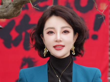 元宵节才是我们的情人节。 去年元夜时,花市灯如昼。月上柳梢头,人约黄昏后。
因为等待,良辰美景才有了意义。
一切终将过去,一切也终将归来。
#元宵节 #年年有今曰岁岁有今朝 #国学文化 #人生感悟