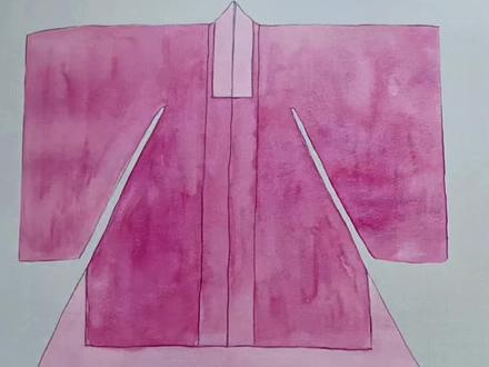 图中给出的尺寸(衣长138cm、通袖长240cm等),与宁靖王夫人吴氏墓出土大衫的实测数据(前身长123cm、后身长138cm、通袖长240cm)高度吻合。尺寸是严格参考文物实物数据来绘制的。