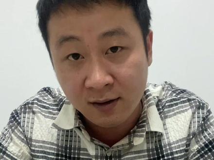 荒野求生建哥被平分的荒野梦 他本来冲冠军去的。物资攒得最足、庇护所搭得最好、心态也稳。谁想到比赛突然叫停,奖金八个人平分#荒野求生 #张家界七星山骆驼杯 #建哥 #南斗荒野 #讨论