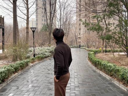 真人AI转场视频怎么做?保姆级教程分享 今天这个视频厉害了,教你怎么做这种很火的真人AI转场视频;通过这么一个小的案例,教会你,AIGC视频的流程与架构。
准备好了吗?开始上课!#ai新星计划 #AIGC #AI视频 #AI #AI转场