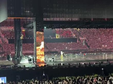 万兽之王广州场3.29号场,因为设备呈现问题,薛之谦演唱到一半突然停止直接说给我们退票了!
经历了那么多事情,你还是这么真诚,要把最好的东西给自己的歌迷和粉丝们,希望之后的几场能演出顺利!!!#薛之谦 #退票 #万兽之王 #广州天河体育中心 #演唱会