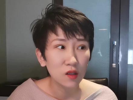 今天的感悟有一点长,但是我很真诚——做一个浪漫的人,对世界保持永远的好奇,但别让它轻易改变你。