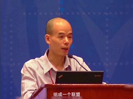 先开始放一些2011年的老视频,让大家了解一下红客联盟的历史。