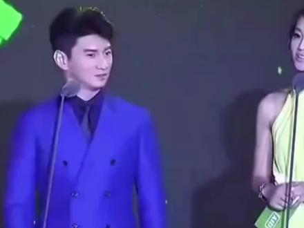 #吴奇隆 每一个都有照顾到,#刘诗诗 笑得合不拢嘴。