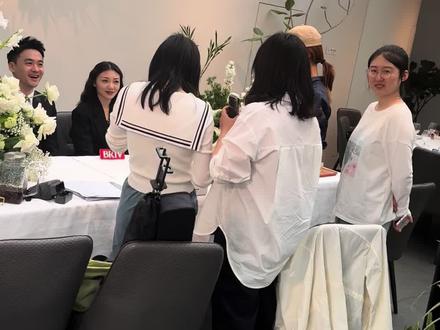 @北京舞芊门体育舞蹈 @芊课堂 @赵婉祯 @张智强
我们马上要开始一起摸鱼了哈哈哈@杨娜_就是妖精 @#划水小分队 #摸鱼姐