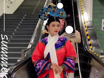 当华妃穿搭走进现实,本宫也就赏了800次一丈红吧#甄嬛传 #甄嬛传展览 #华妃 #华妃娘娘 #cosplay