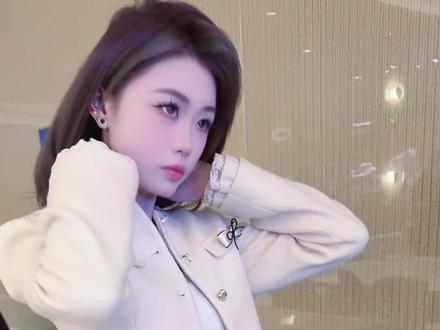 多一点自知之明 少一点自作多情 当别人不需要你的时候 要学会自己离开。#天际线#热门 #杭州超一线#杭州高端商k#杭州女模