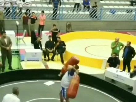 单个100斤的伊朗棒,这个反关节的力量超级强