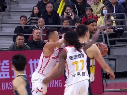 技术全面+攻防一体的MVP!贺希宁赛季十佳球!球球精品啊 #聊聊CBA常规赛各大奖项归属 #dou来cba #贺希宁荣膺CBA常规赛MVP