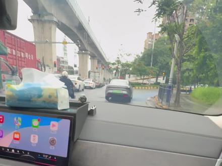 听销售说我们是第一台?等了好久终于等到了!这次的大五座是真的大!新配色也很亮眼,更多深度测评可以关注一下哦!#领克 #领克900 #领克900大五座 #提车vlog