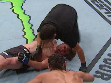 UFC史上五大最不可思议的KO!各种神操作一次看过瘾!#ufc