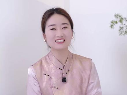 年龄只是一个数字,从来不是放弃变美的理由。从今天起,请保持爱美的心气,鲜活的过好每一天#茗雅女装 #同城好店推荐 #女性力量之美 #场合穿搭 #国风穿搭大赏