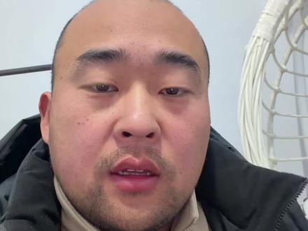 你那不是爱,是虐待,高速上你后备箱挂个狗,狗掉下来后面司机咋办,狗咋办,大家都这几着急回家过年,别给大家添堵了,别跟风了#回家过年 #高速后备箱挂狗