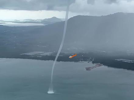 打造一台可以拿在手中的龙卷风。 #制作过程 #趣味实验 #龙卷风