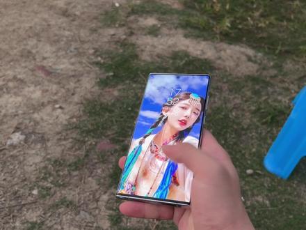 三星的oneui5.0使用两天了,动画比4.1是质的飞跃,温度高了的卡顿也特别少,s22u终于达到了可用的水平。年初是卡的飞起,我年初就说,年底买22u正好,优化的可以了。关键日常真的比4.1抢太多了,4.1基本开两个软件就疯狂掉帧。我玩抖音刷一会动画灰飞烟灭直接。#三星 #oneui