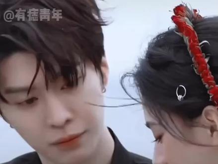 范丞丞沈羽洁溢出屏幕的现偶氛围感,懂事的导演还不赶紧递本子!#范丞丞#沈羽洁#霸总#奔跑吧#cp感
