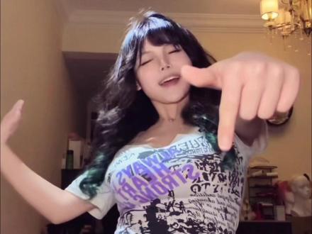 悄悄变身成白白小团子⊂(˃̶͈̀ε ˂̶⊂) #抽帧舞 #变装 #la