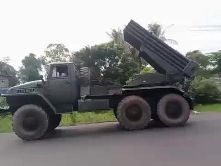 #柬泰边境 柬埔寨的火箭炮又发射了,希望战事不要再扩大了…