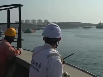 无人机袭击阿曼油库,现场发生剧烈爆炸 #中东局势 #热点