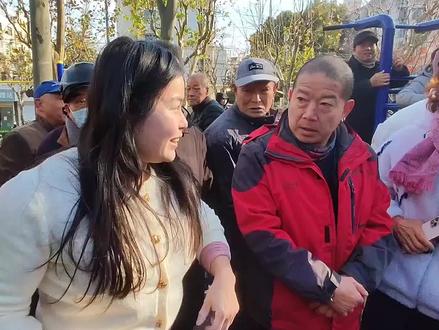 #创作灵感 #现场实拍 大洋*大老师单手挑战120公斤哑铃