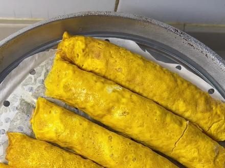 #煎饼卷万物,#煎饼卷鸡蛋皮卷煎,年夜饭餐桌上小朋友非常喜欢的一道菜#卷煎#分享家乡美食 #年夜饭