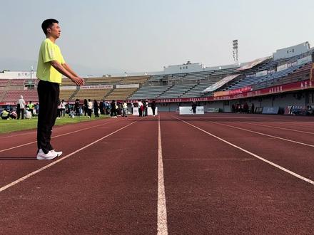 立定跳远起跳爆发力不够?始终未能拿满分? 本期训练从入门到精通5个层面入手,希望能帮助大家成功上岸!没有跳箱可以用看台和台阶代替,但请注意选择适合自己的高度#立定跳远 #体考 #威量 #威量炽速sp #体考体测跑鞋领导者