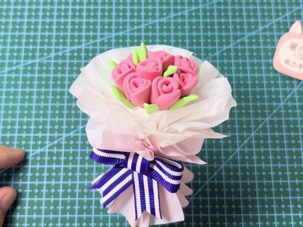 玫瑰花束粘土教程#超轻粘土 #手工 #制作过程 #玫瑰花 #创作灵感 @抖音小助手 谁会拒绝拥有这么好看的花花呢?