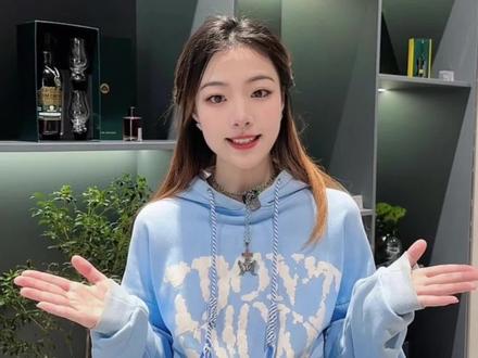 十多万的新能源车都卷成这样,要是你会选择那个?#新能源汽车 #抖音汽车 #抖加小助手