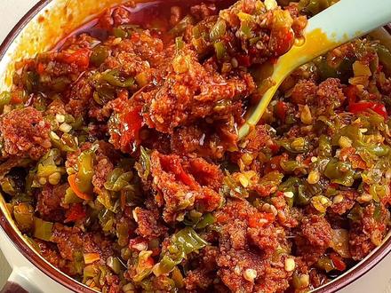 云南才有的特色美食——骨头生,你吃过没得?青椒蒸骨头生,拌饭我能吃一电饭锅~
#跟抖音学做菜 #下饭神器 #云南美食 #尝试第N道云南菜 #骨头生@抖音小助手