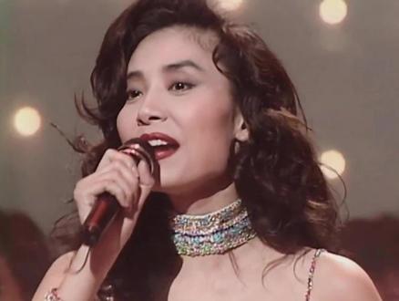 一位女性,如何实现自己的野心,又如何活得清醒,在邝美云身上,都可以找到答案。
#邝美云#音乐#故事#女性力量#娱乐