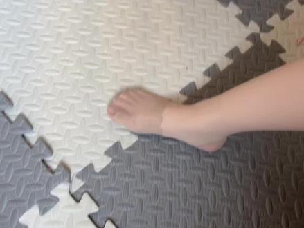 穿连脚的顶脚 穿踩脚的勒脚 ❌别犹豫 剪完真的很好穿 💕姐妹们可以拿之前穿旧的练习着剪一次 你会打开新世界的大门的!不顶脚 不勒脚🦶🏻#光腿神器