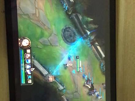 两百多的一个Windows 10 平板电脑也能玩LOL英雄联盟,体验感还可以,除此之外还能看网课,office