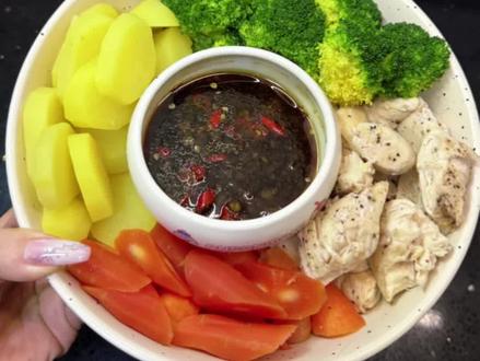 把老公从260斤吃到140多斤到底有多简单#低卡低脂餐 #健康饮食搭配 #创作者中心 #创作灵感 #减肥餐