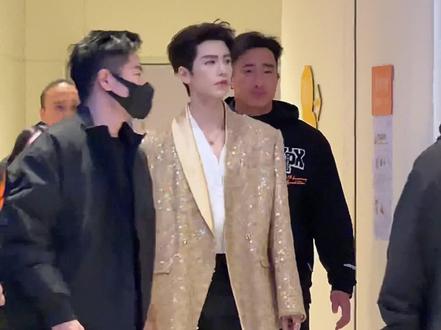 嘛呀好帅#张凌赫 #张凌赫进行曲 #苏州中心