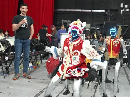 #文艺观察 不止武术!王兴兴详解《武BOT》