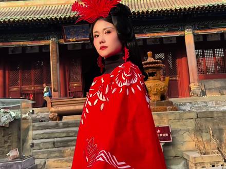 非遗剪纸,美在交城,剪纸的巧思缠上卦山的风骨,非遗的纹路里长出了山的魂魄#主持人彤语 #自媒体 #内容派 #交城 #非遗剪纸 @山西文旅 @吕梁文旅 @交城文旅