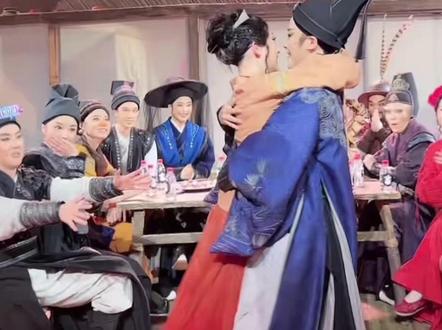 越剧《新龙门客栈》直播各种抱各种转圈圈😄#越剧 #青年戏曲传播者 #越剧陈丽君 #茅威涛 #越剧新龙门客栈 @抖音小助手