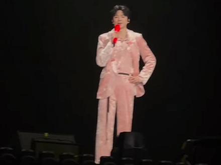 刘宇宁大连演唱会感谢环节
#刘宇宁大连演唱
#刘宇宁的巡演日记
#刘宇宁的2025巡演
@摩登兄弟刘宇宁