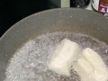 “一顿吃102个馒头,8捆线面”:又一网红,被困在新型流量密码里