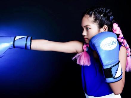 全国冠军-王瑶润玉
2023年 U14全国拳击锦标赛 49KG 冠军!
#拳击女孩 #保定拳击队 #保定猎人搏击 #保定女孩 #拳击训练