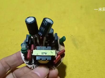 烧坏的节能灯板都別扔,教你一招这样修复,修好又省几十元 #电路 #电路板维修 #维修知识分享#电子爱好者