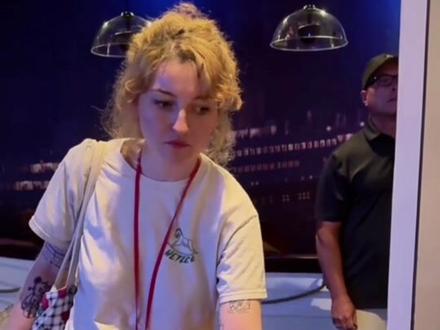 #在泰坦尼克号博物馆,男人完成了两个几乎没人能做到的挑战