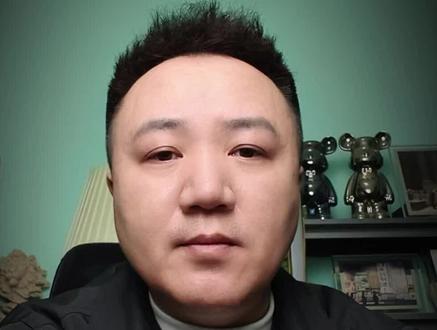 苹果三宅一生联名“一块布”卖1299元起?