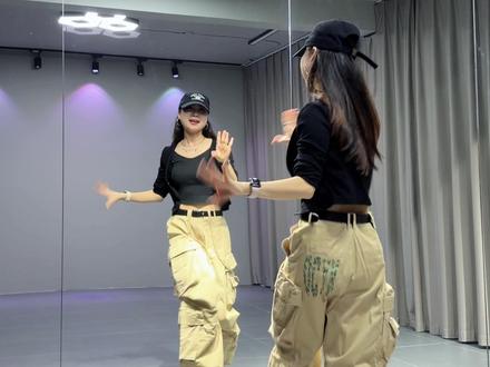 做一棵快乐的葱#一学就会系列 #抖音潮流舞蹈大赛 @抖音小助手