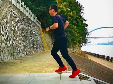 跑马人越野:如何减少和避免膝盖损伤~ #越野跑训练 #跑步伤痛 #无伤跑