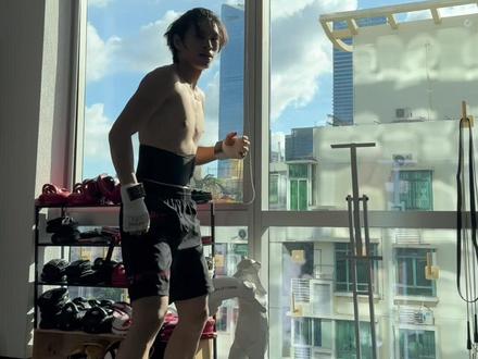 洪偶真本人来啦 #猎犬2#拳击#李相二