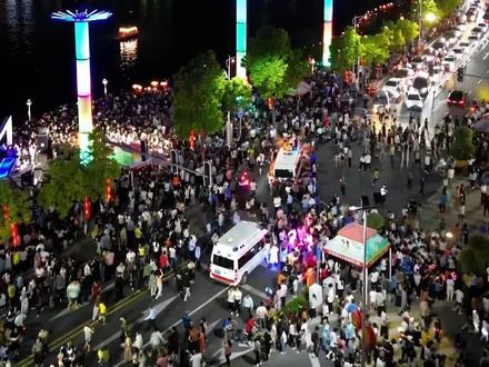 大河源的2026春节烟花秀太美了,别再错过了哦
#新年烟花 #秀出家乡美 #春节活动 #节日气氛 #航拍