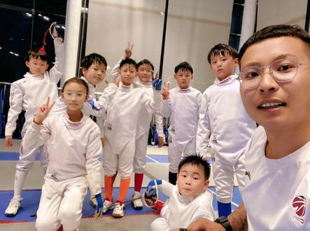 #击剑 #竞技体育 对于比赛和训练而言 只要家长不怕输孩子也不会怕输!#切勿攀比各有所长
