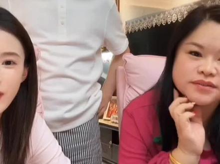 一家四口 三个网红😄@狗宁 @英俊暴.👏 @王妃